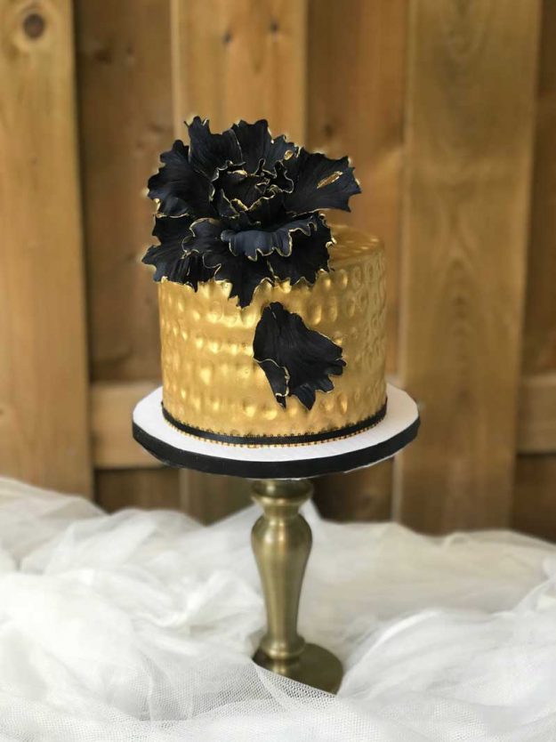 dulce couture custom cakes - wedding topper in gold