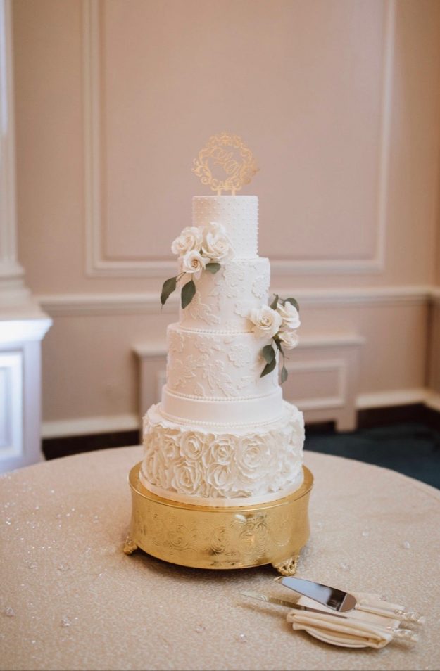 elegant wedding cake