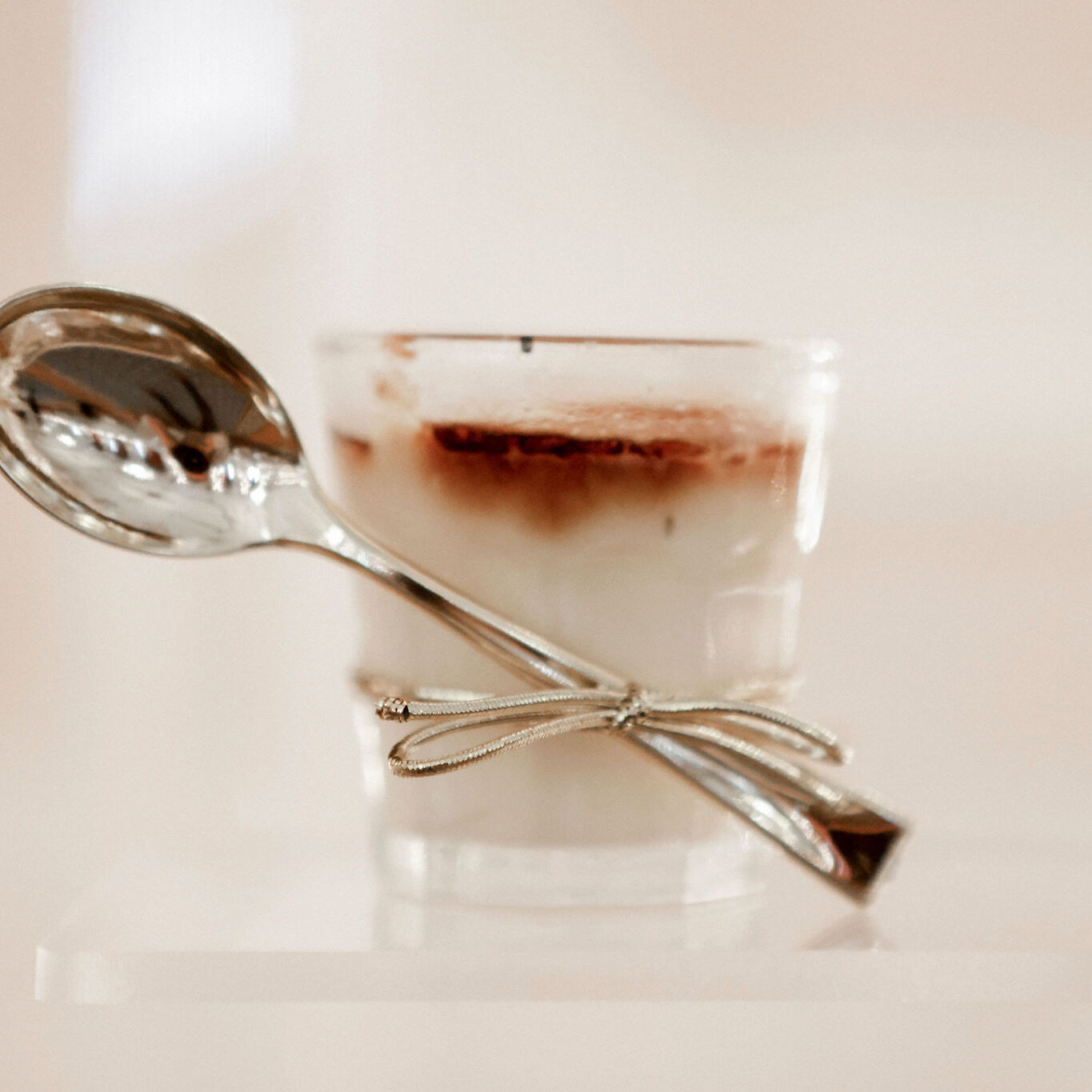 Creme brûlée mini, gold accented