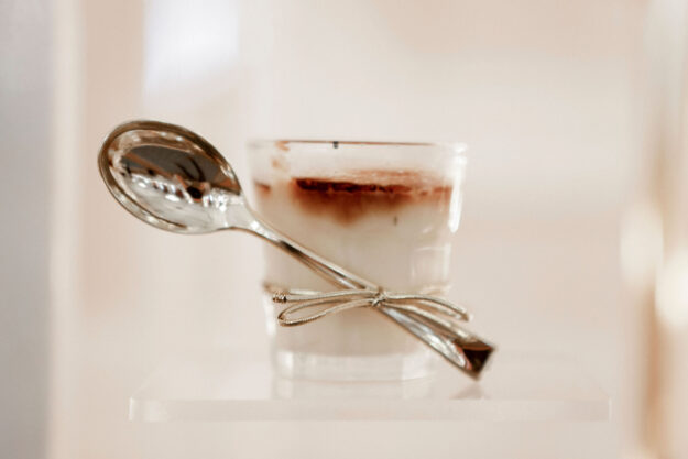 Creme brûlée mini, gold accented